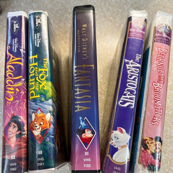DISNEY VHS 3 Black Diamond Fantasia, Aladdin, Fox+Hound  Bedknobs+Broomsticks- - Picture 7 of 16